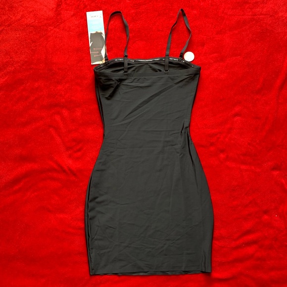 Assets By Spanx Intimates & Sleepwear Shaping Convertible Slip